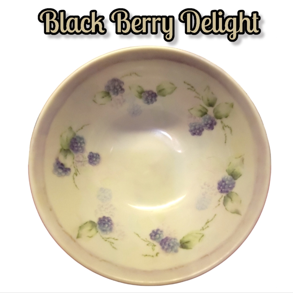 Vtg Footed Deep Blackberries Cereal Serving Bowl